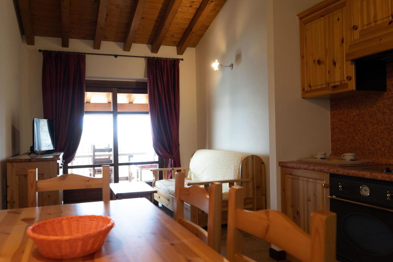 La FIOCCHINA - Magic Place - Salò - Garda Lake - countryside farmhouse, inside the middle of the lake Esterno foto