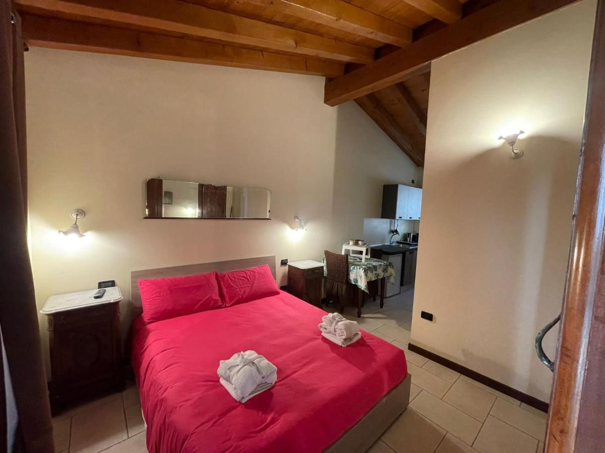 La FIOCCHINA - Magic Place - Salò - Garda Lake - countryside farmhouse, inside the middle of the lake Esterno foto