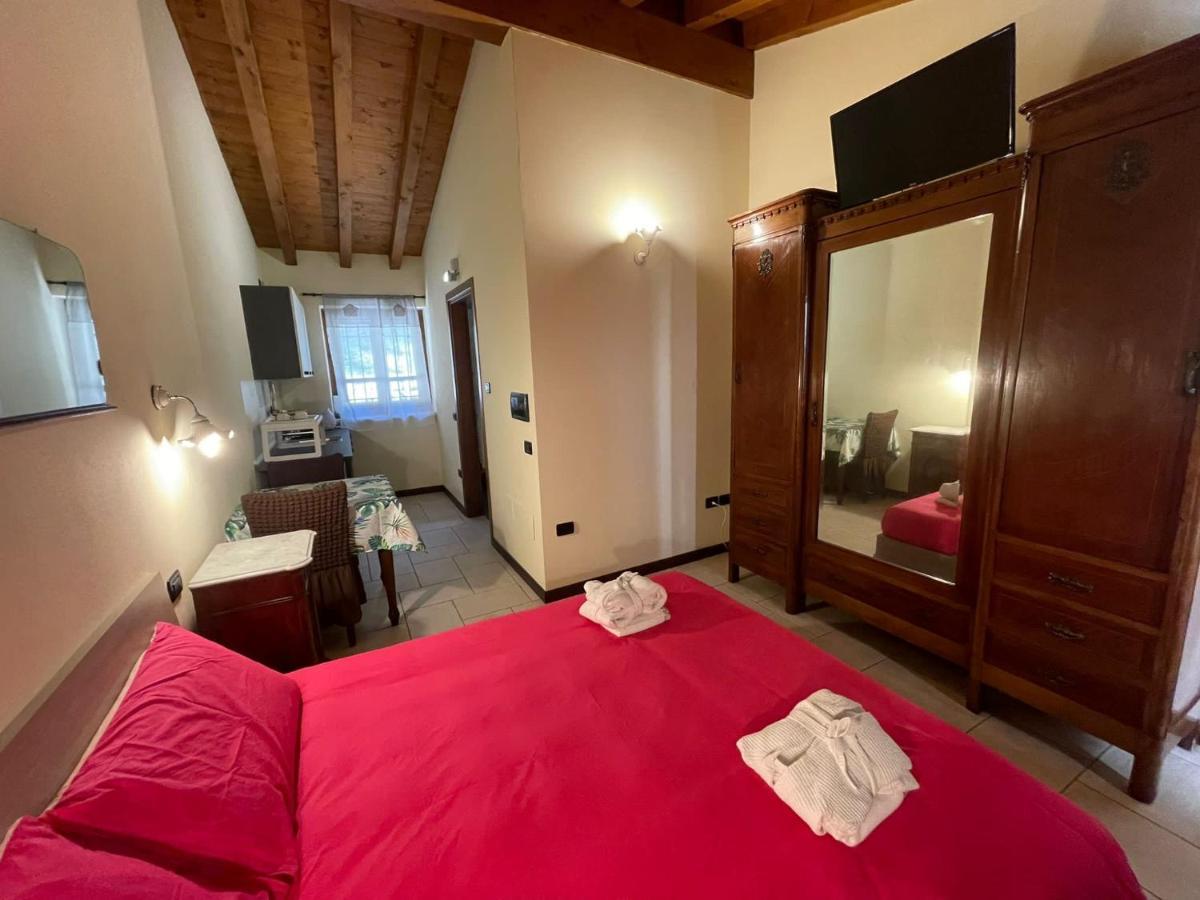 La FIOCCHINA - Magic Place - Salò - Garda Lake - countryside farmhouse, inside the middle of the lake Esterno foto