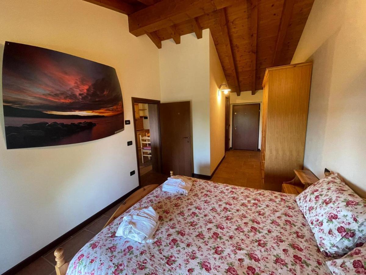 La FIOCCHINA - Magic Place - Salò - Garda Lake - countryside farmhouse, inside the middle of the lake Esterno foto