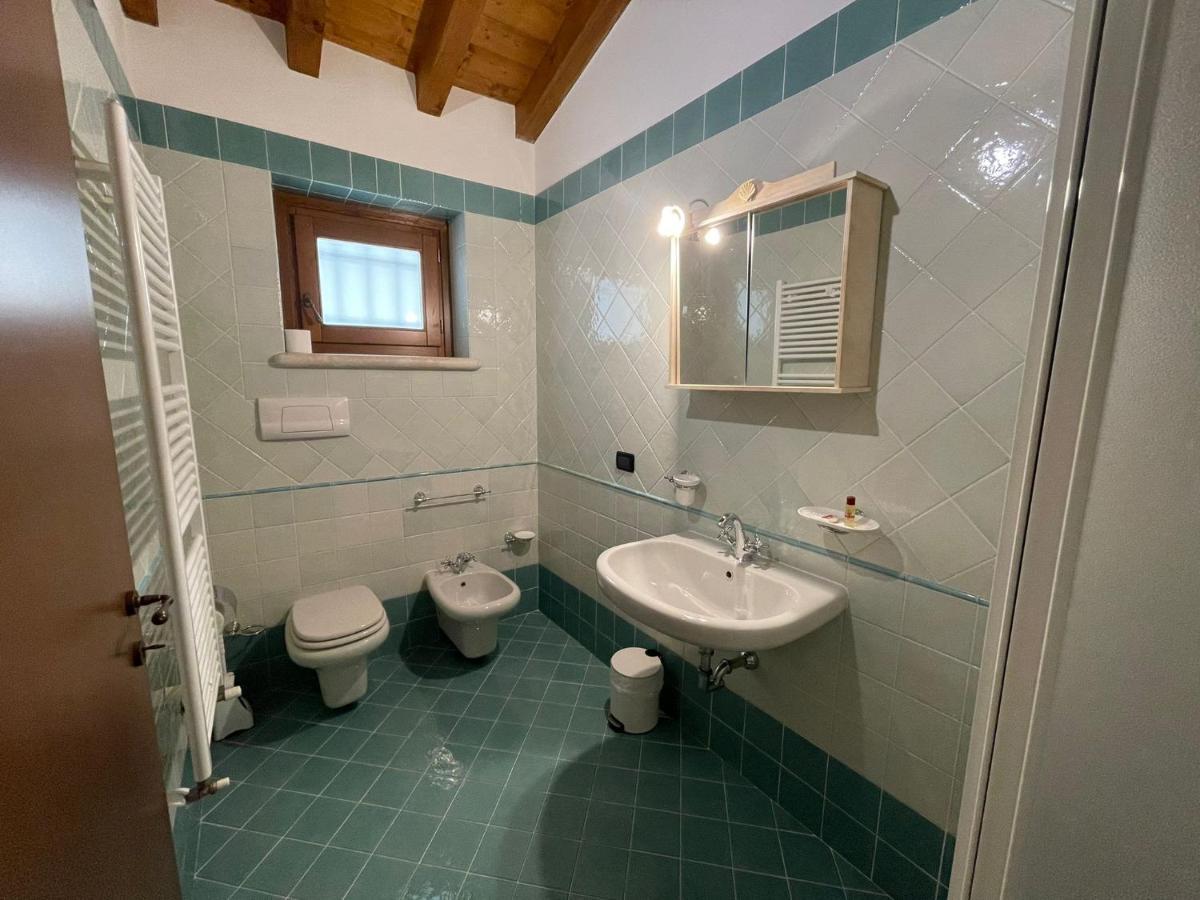 La FIOCCHINA - Magic Place - Salò - Garda Lake - countryside farmhouse, inside the middle of the lake Esterno foto